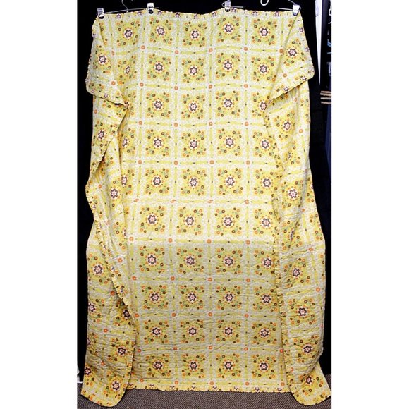 VTG 70s 80s Yellow Bedspread Quilted Stitching Floral Prairie CottageCore Farmho - Picture 1 of 8